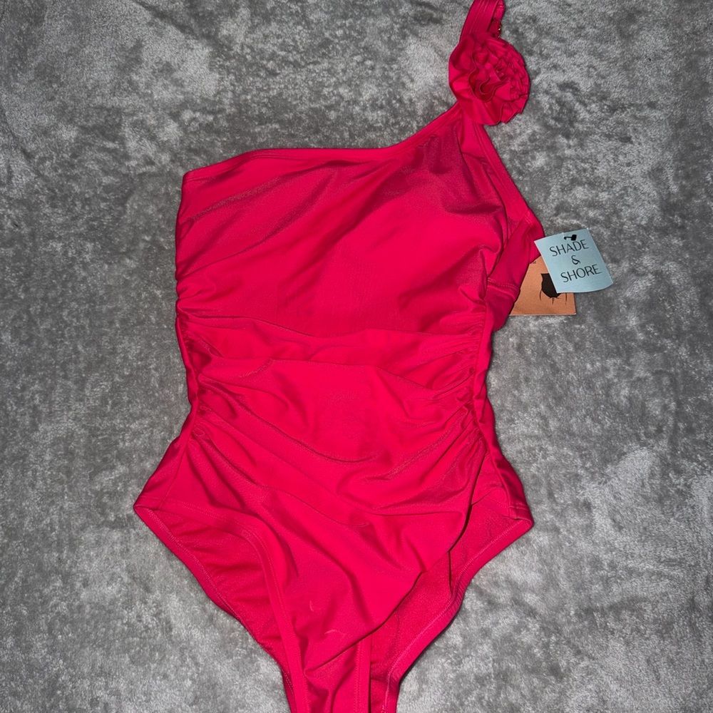 NWT Shade & Shore Pink size Medium One Piece, One Shoulder Flower Swimsuit